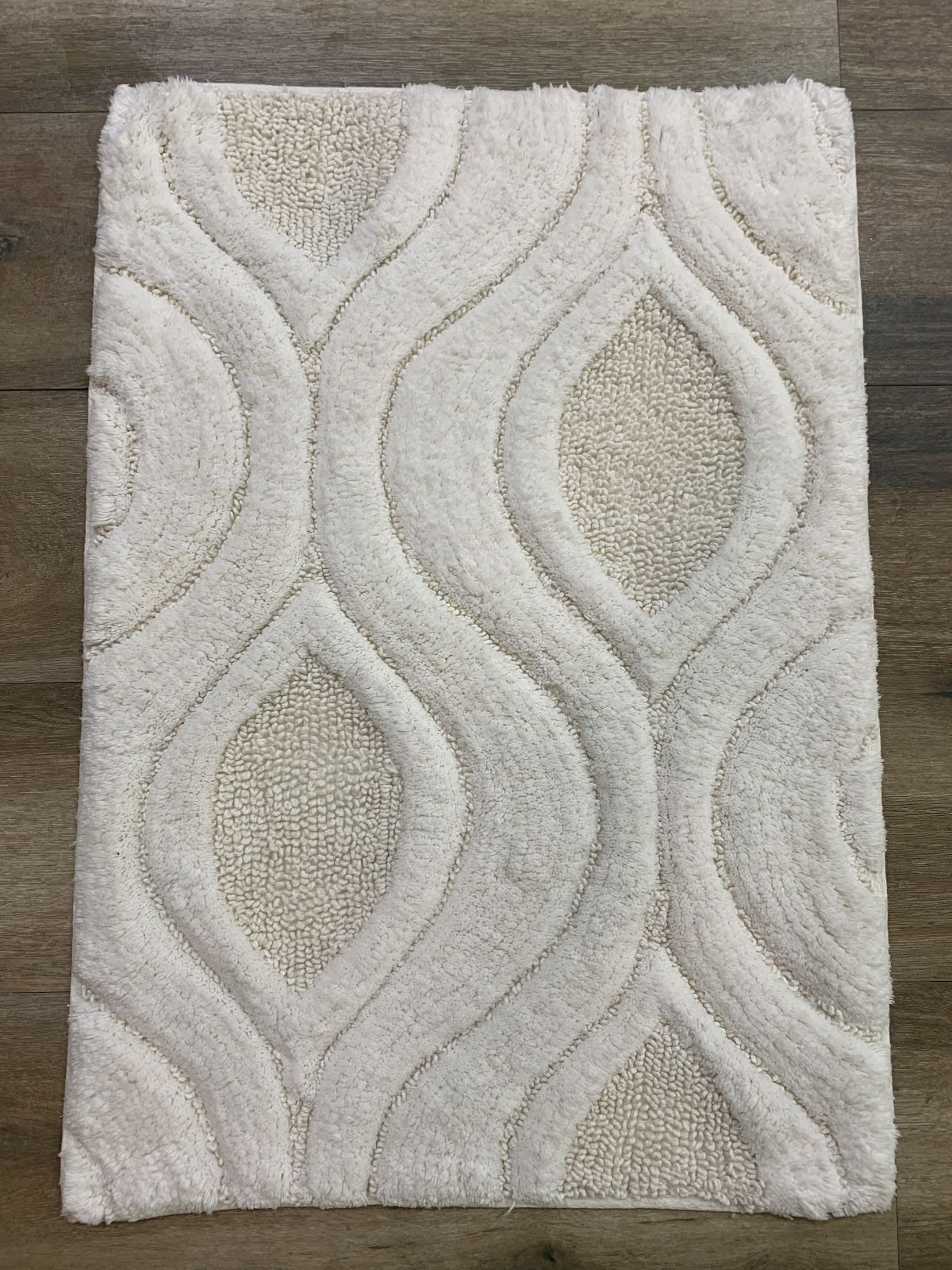 Soft Cotton bathmat with anti skid back 20x28 inch