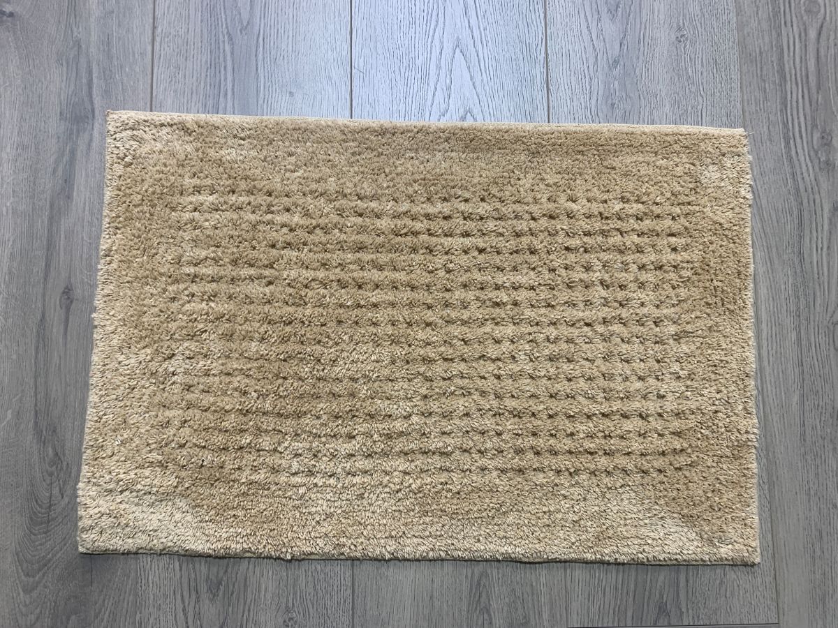 Soft Cotton bathmat with anti skid back 16"x24"