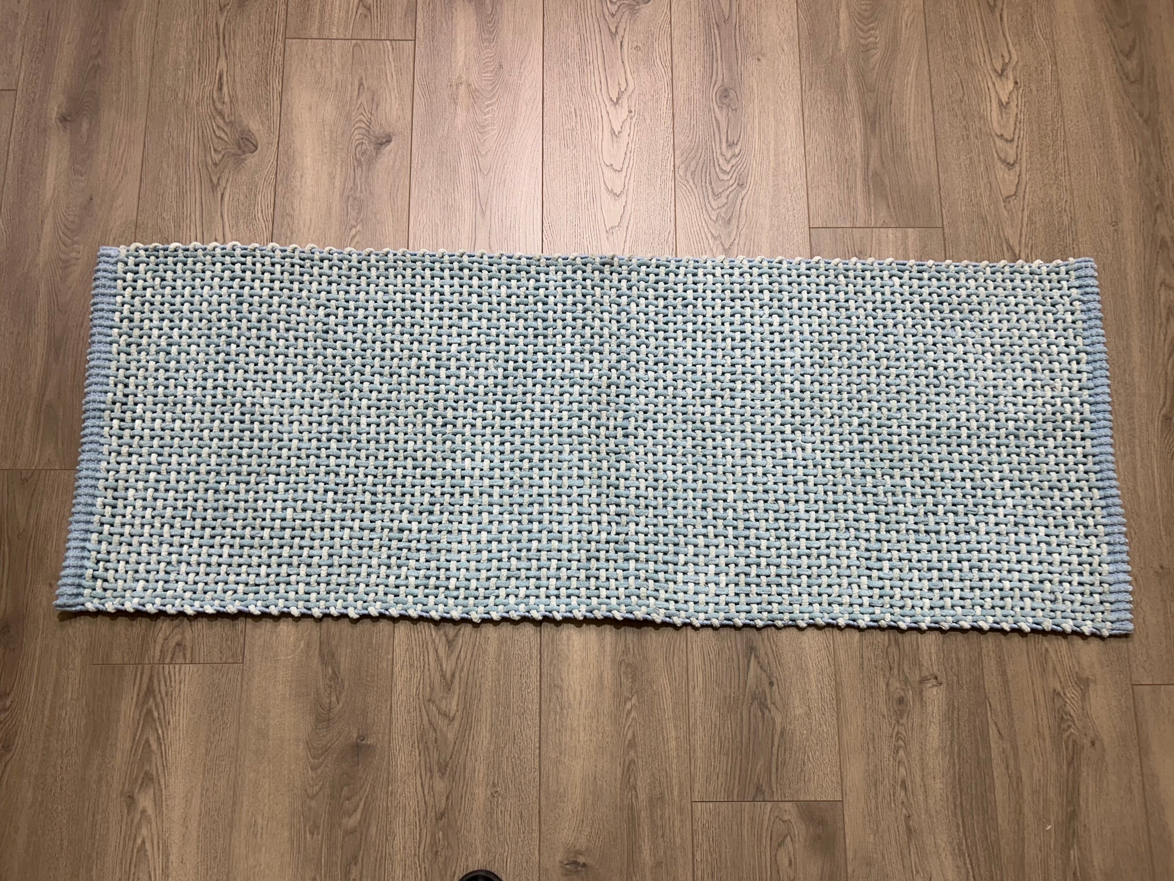 BED SIDE RUNNER