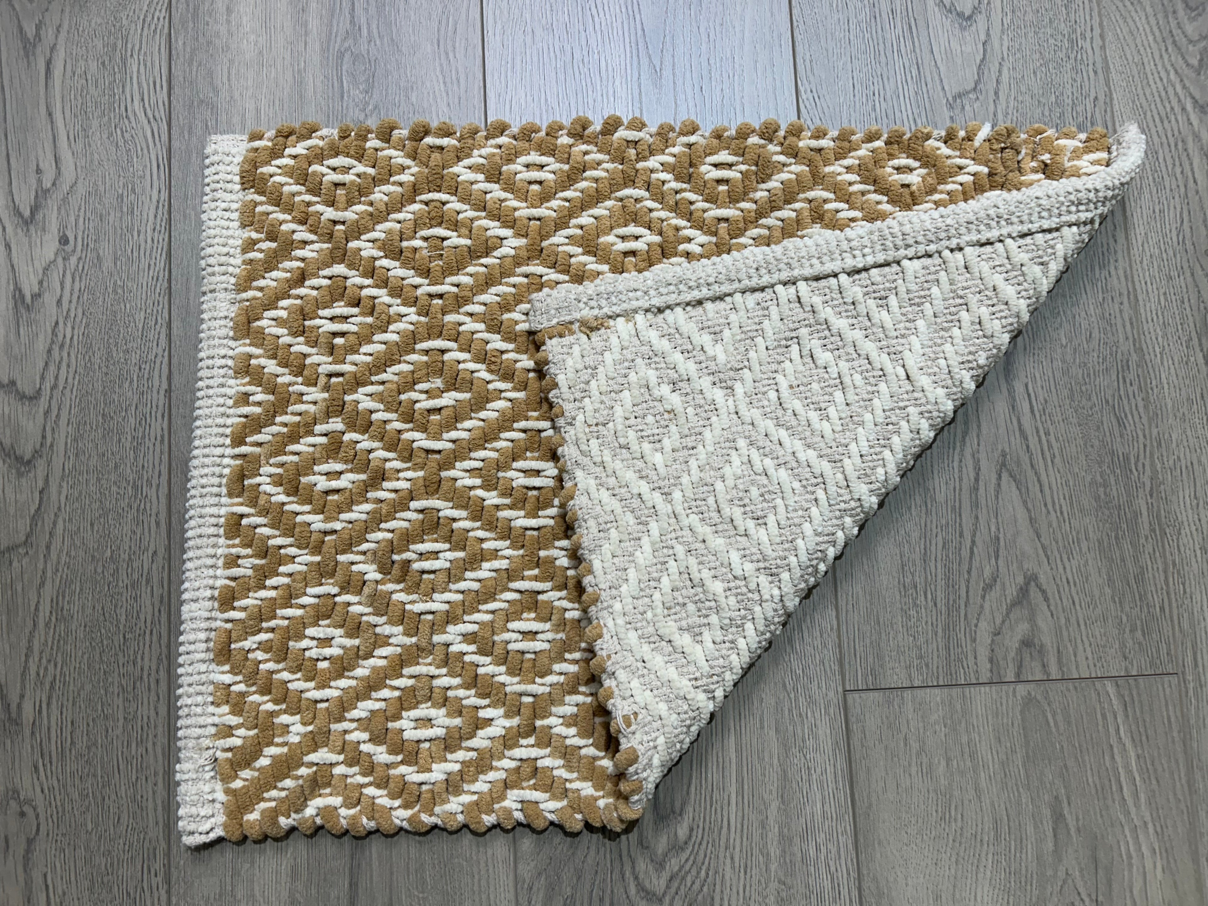 DOOR MAT